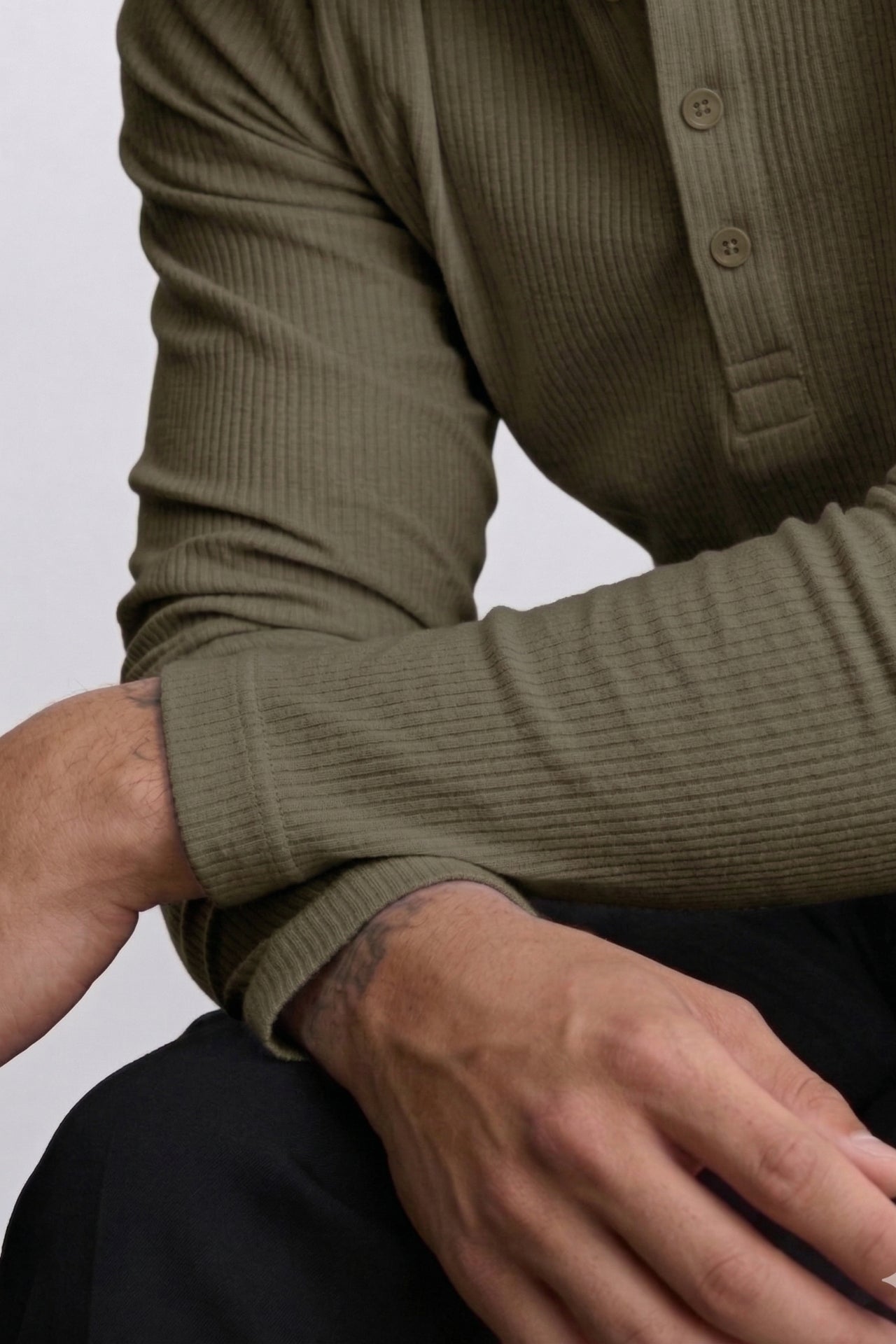 Henley Yaka Düğmeli Dar Kesim Uzun Kollu Tişört