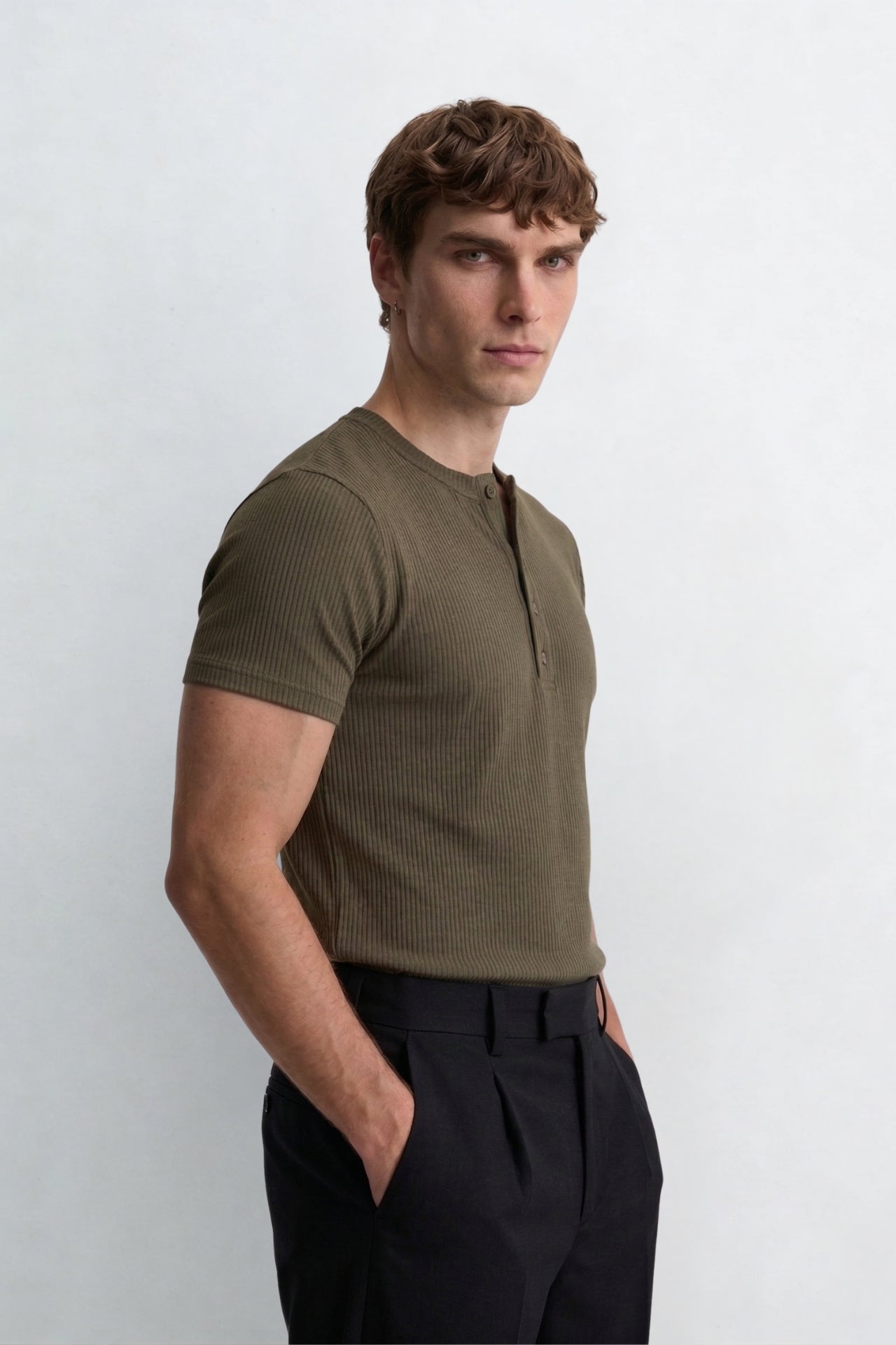 Henley Yaka Düğmeli Dar Kesim Kısa Kollu Tişört