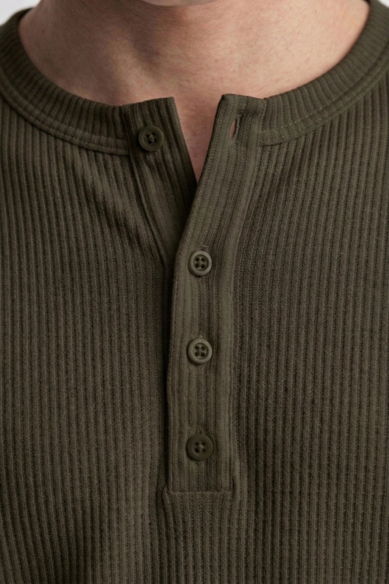 Henley Yaka Düğmeli Dar Kesim Uzun Kollu Tişört