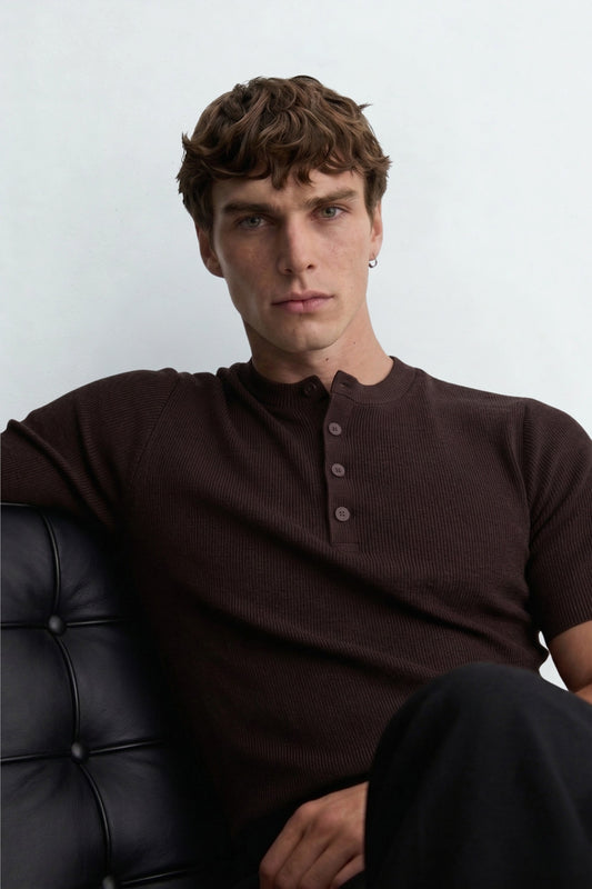 Henley Yaka Düğmeli Dar Kesim Kısa Kollu Tişört