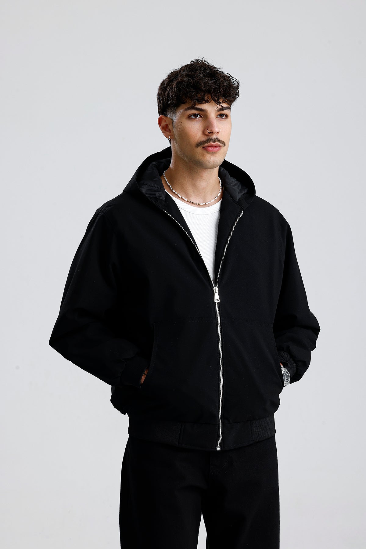 Relaxed Fit Kapüşonlu Siyah Mont