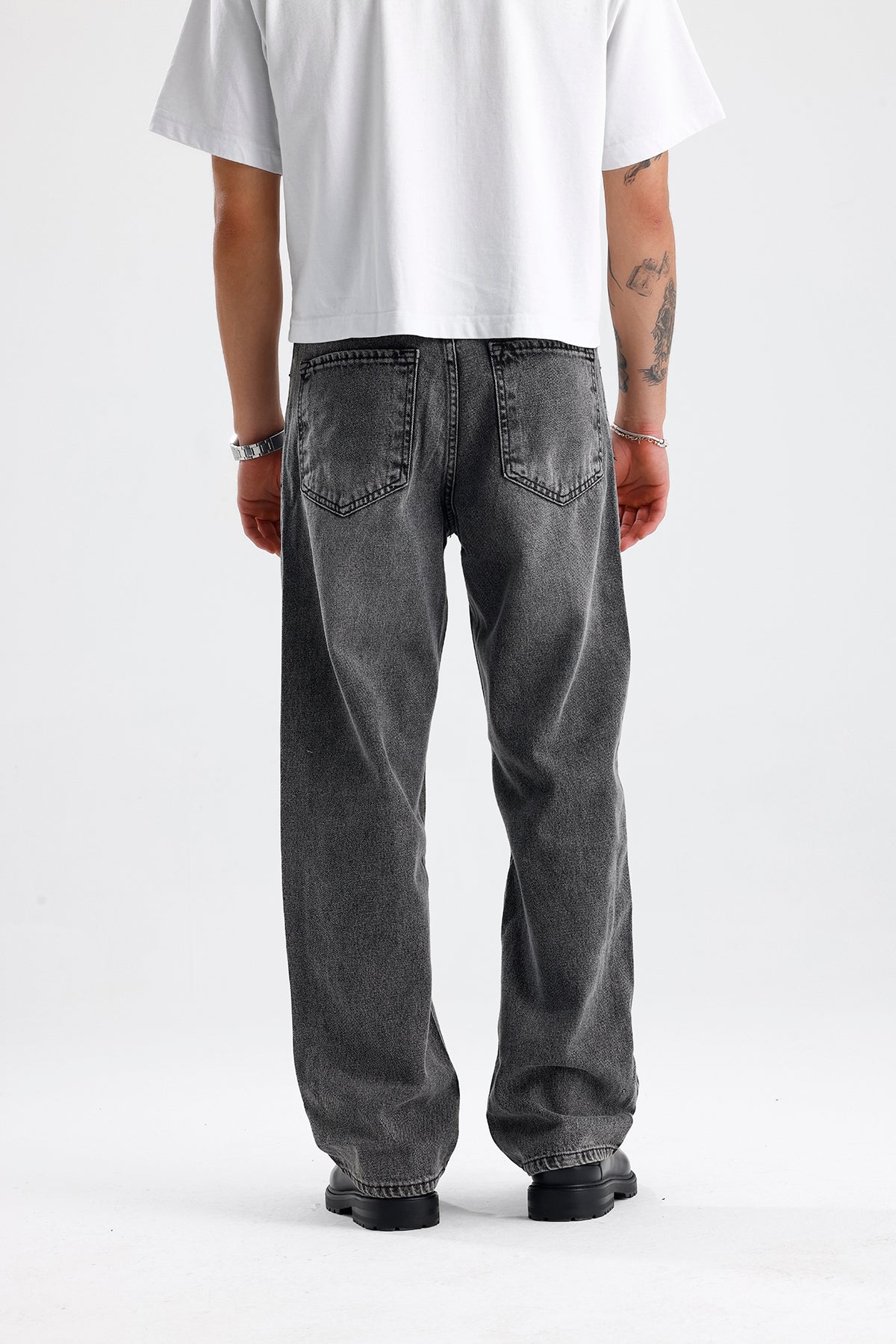 Relaxed Fit Gri Yıkama Detay Kot Pantolon