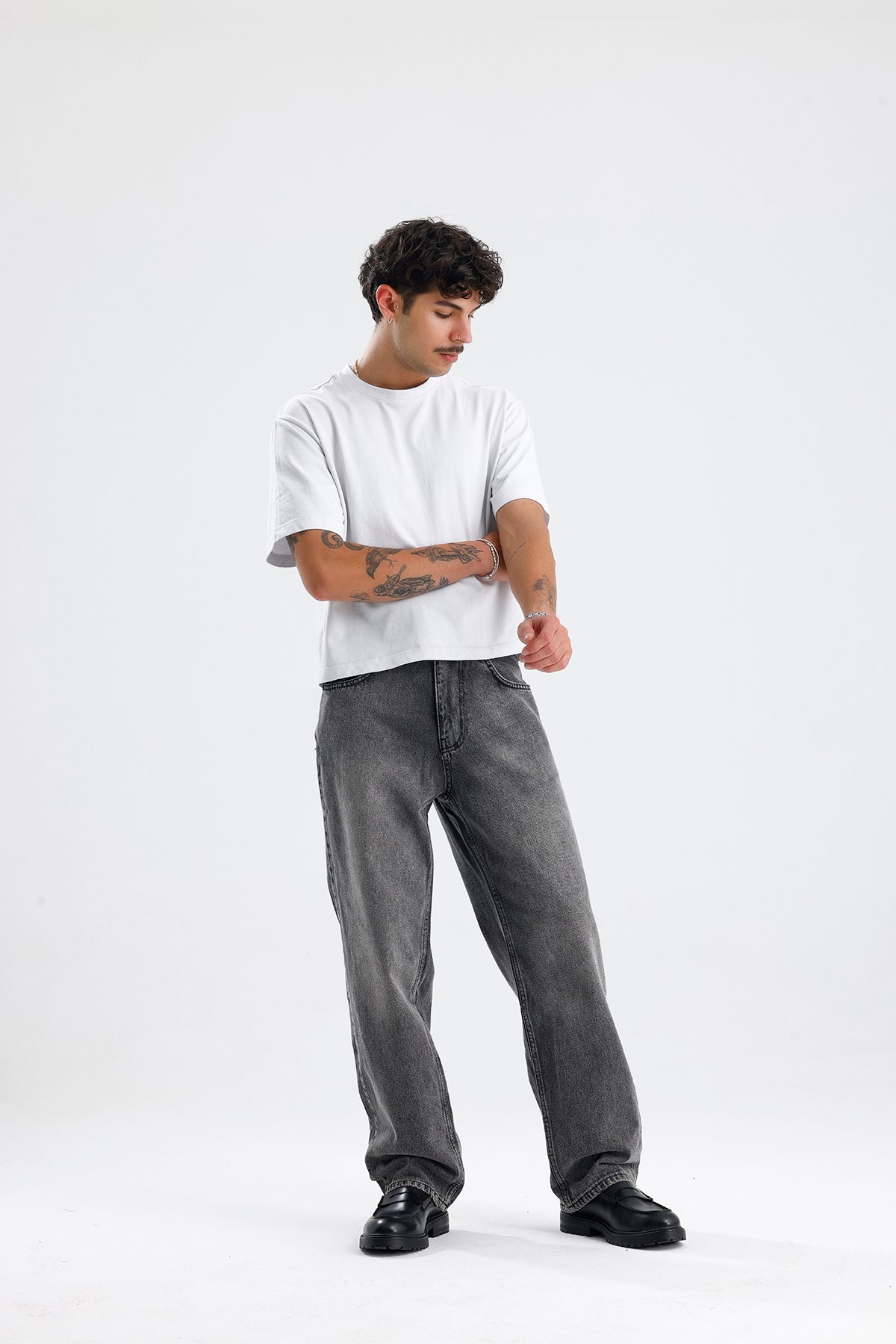 Relaxed Fit Gri Yıkama Detay Kot Pantolon