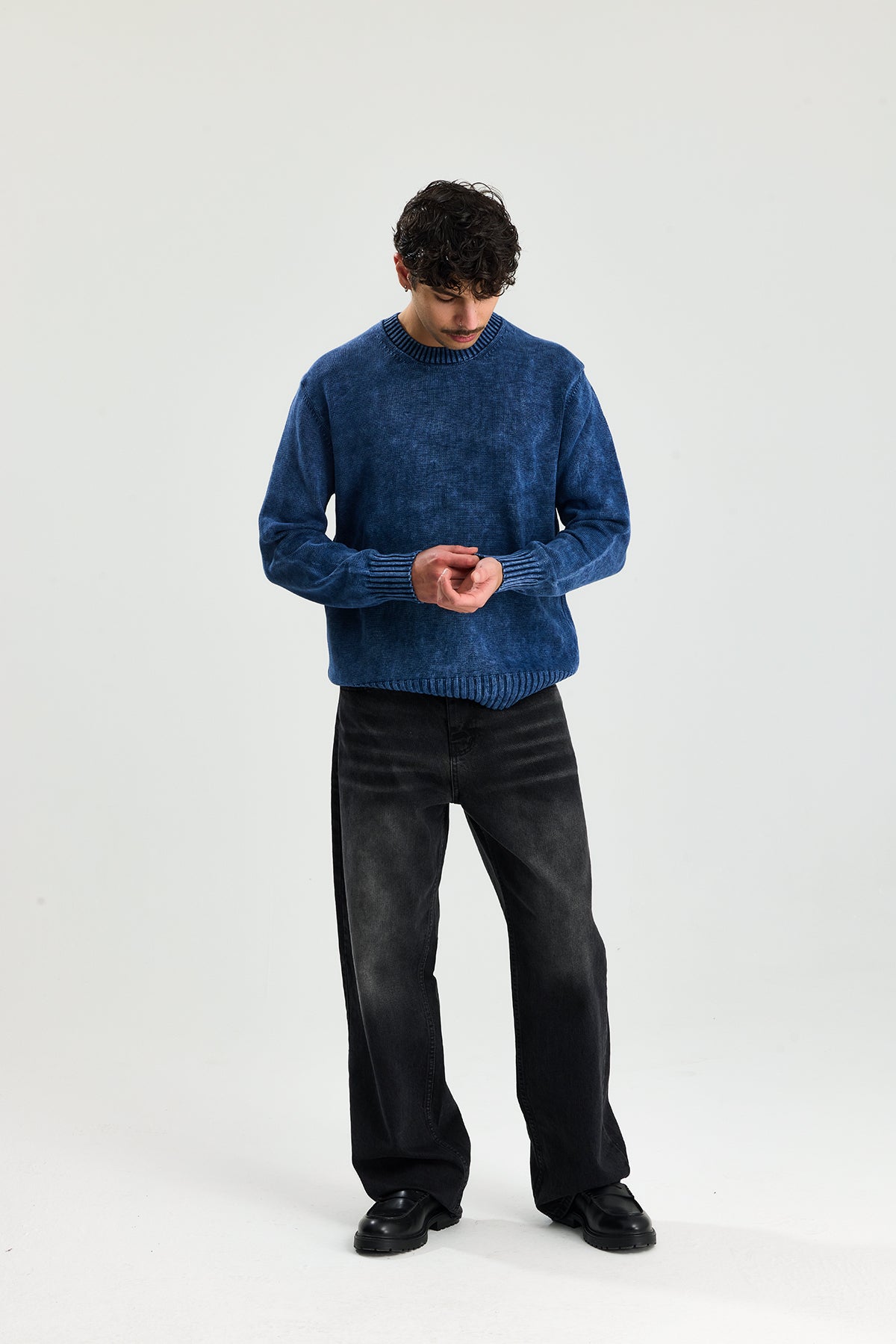 Yıkama Efektli Relaxed Fit Dokulu Kazak